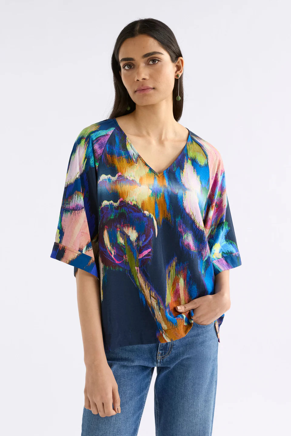 Elk Moda V neck top - vaara print