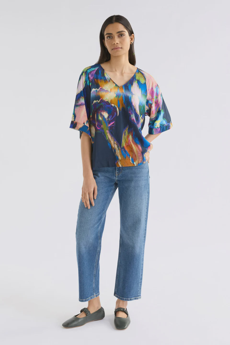 Elk Moda V neck top - vaara print