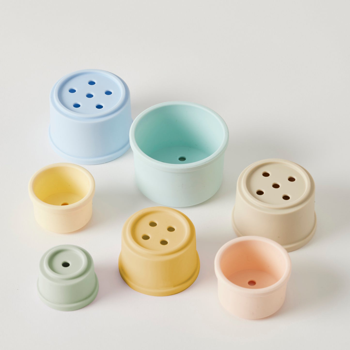 Jiggle & Giggle Bathtime Stacking Cup Set