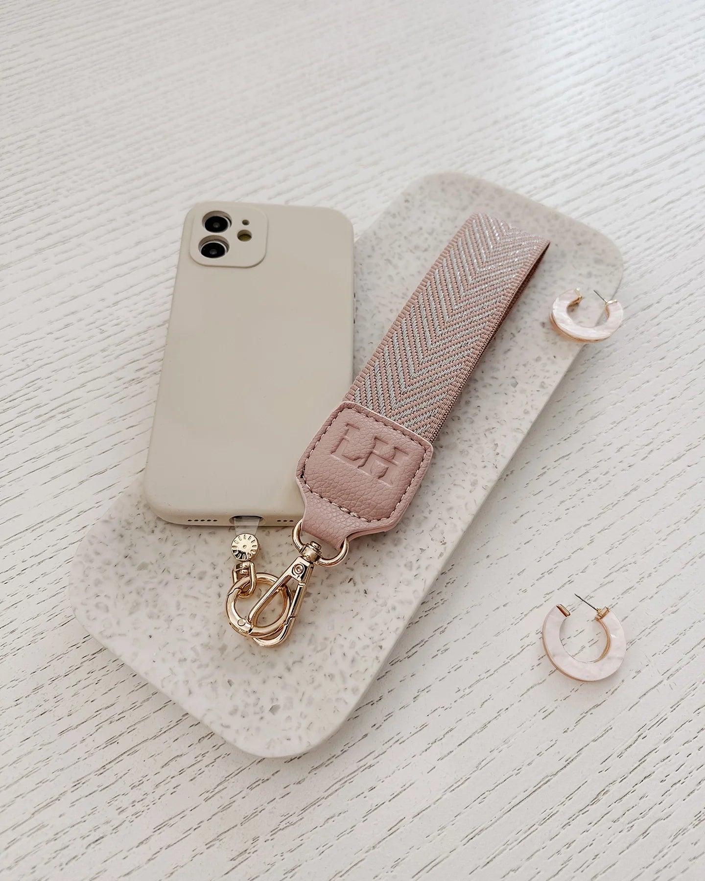 Louenhide Iris keyring with phone attachment