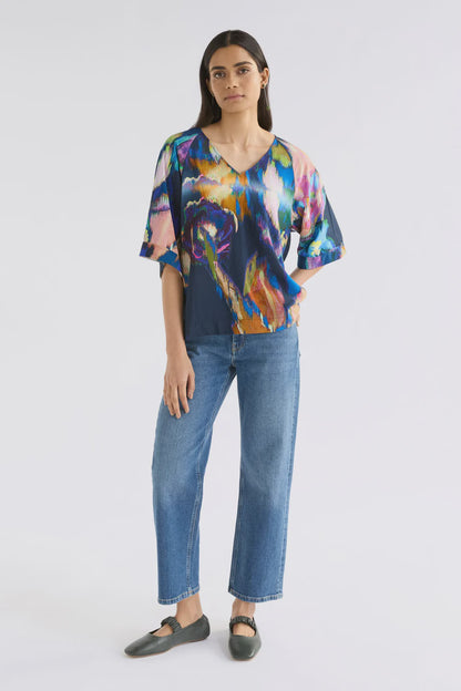 Elk Moda V neck top - vaara print