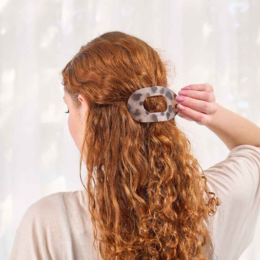 Annabel Trends Tamed Flat Hair Claw